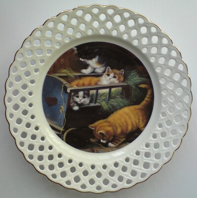 Teller zum aufhängen. Motiv Bild mit Katzen.